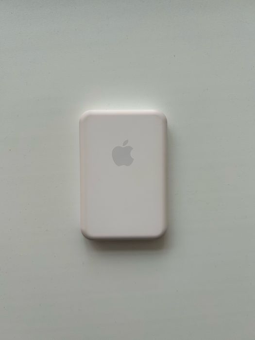 MagSafe Battery Pack для iPhone