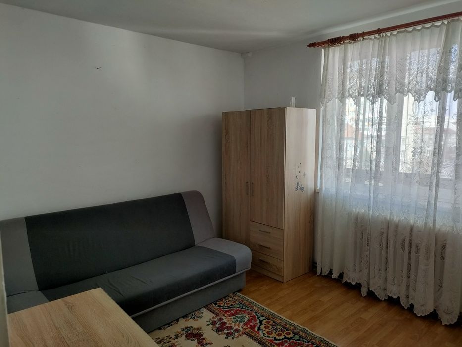 Proprietar închiriez apartament cu 2 camere decomandate, zona Rahovei