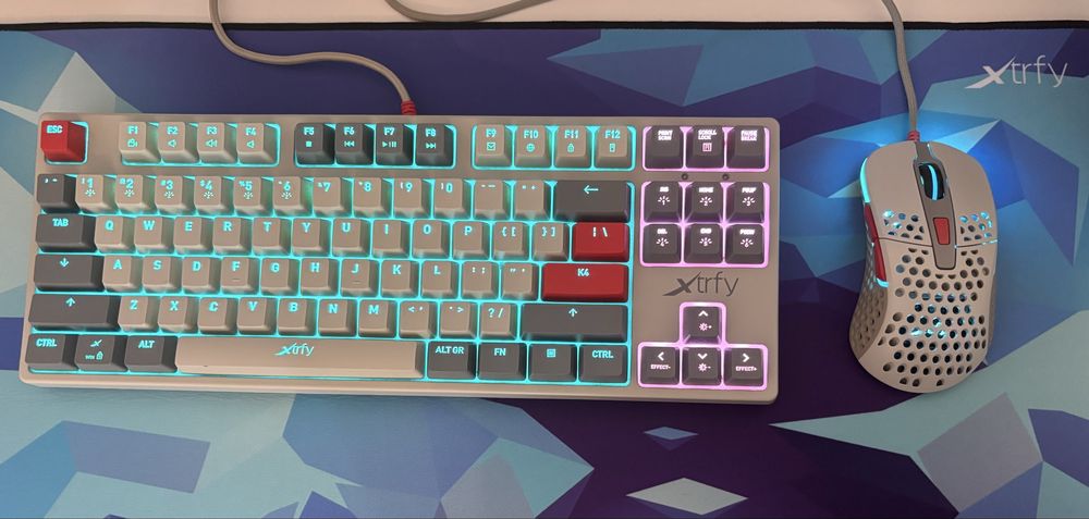 Tastatura Xtrfy K4 & Mouse M42 TKL  RGB Retro + Xtrfy Mousepad