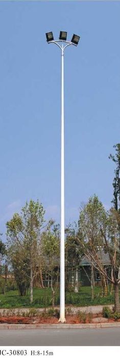 Мачты освещения стадиона, футбольного поля, спортивной площадки