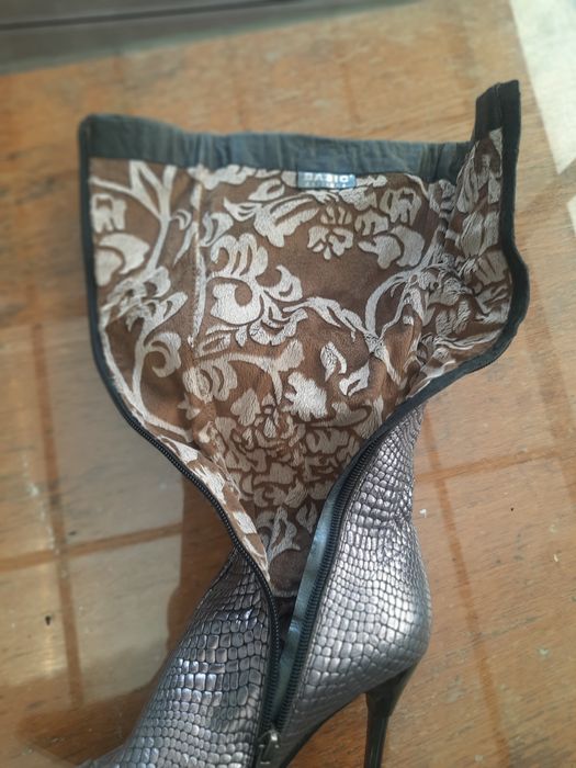 Женские сапоги. Распродаже