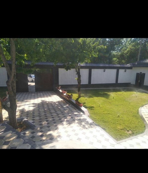 Srochna dacha  bochka 5 sotik  3 xona  basseyn hamma sharoit bor