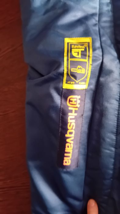 Husqvarna de protectie marime universala pt drujbisti !!   0