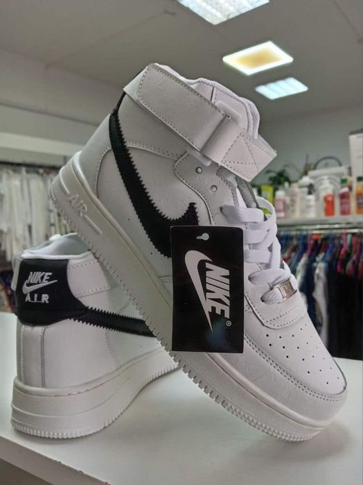 Продаются кроссовки