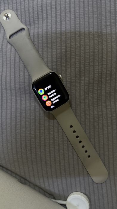 Продам часы Apple Watch SE 2 Gen 40 мм