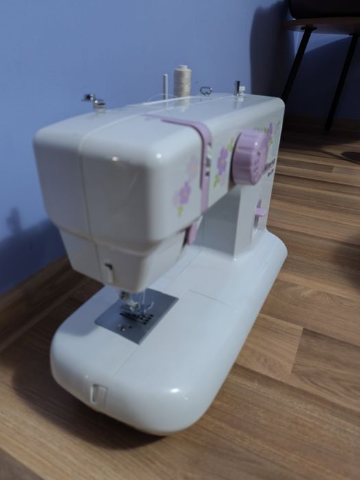 Mașină de cusut Minerva Max20m