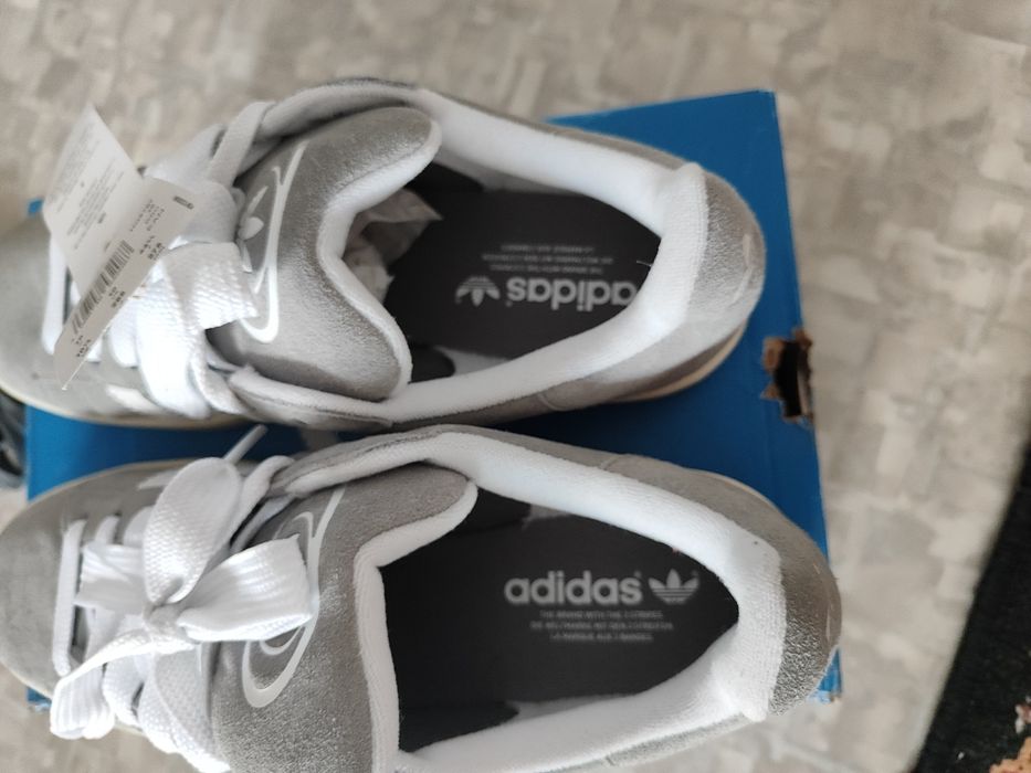 Кроссовки Адидас