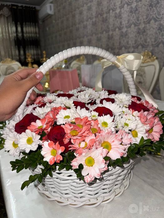 Табий гуллар сотилади