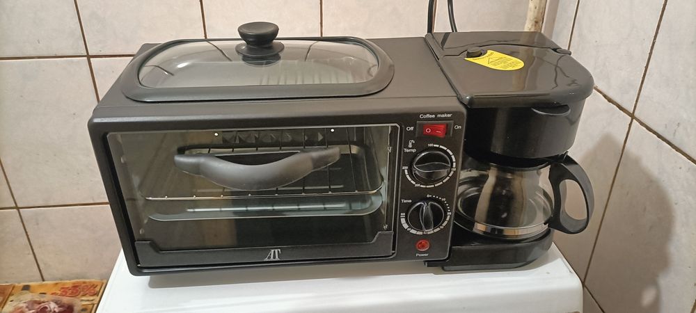 Cuptor 3 in 1,,,Nou,de 2000w,Super, pentru mic dejun.