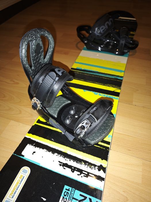 Сноуборд, ботинки, шлем. Комплект