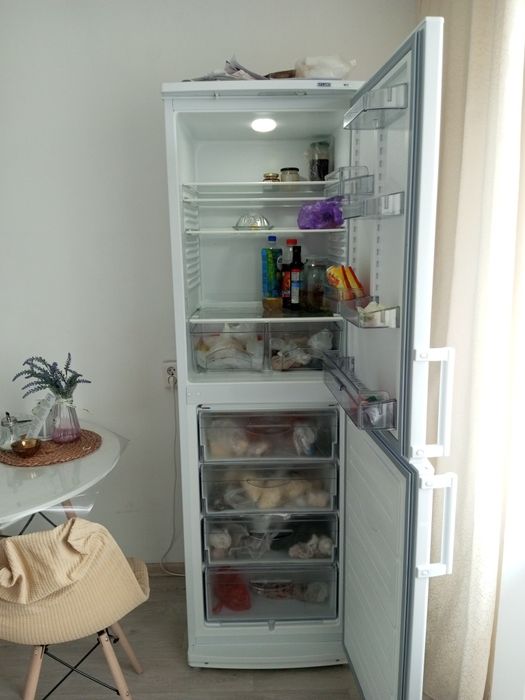 Продам мебель, шкафы и холодильник