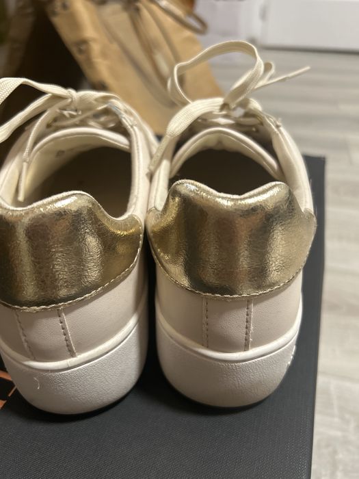 Vand adidasi Michel Kors,marimea 38