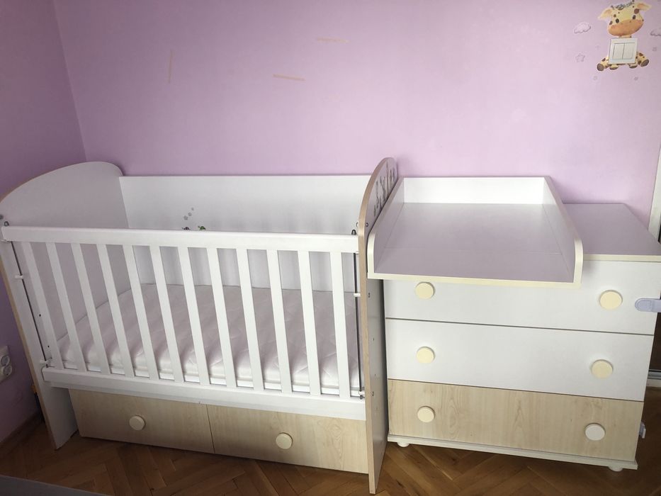 КОМПЛЕКТ Бебешка кошара със скрин и повивалник