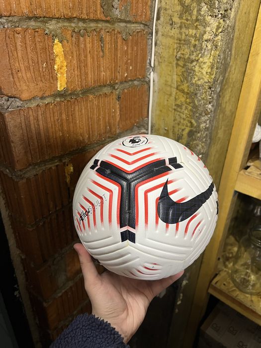 Футбольный мяч.