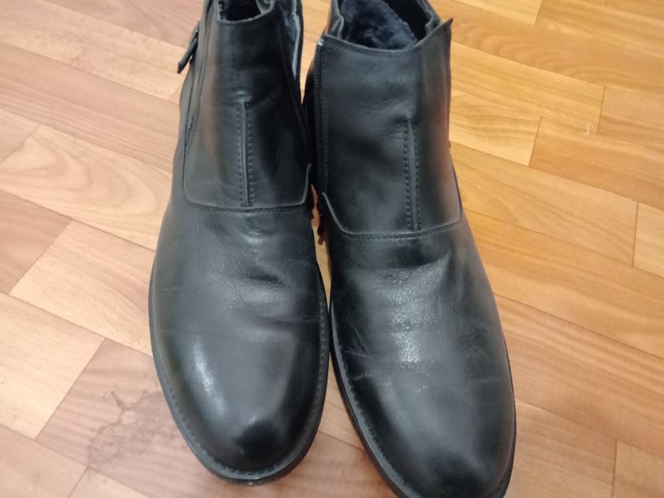 Ботинка сатылади