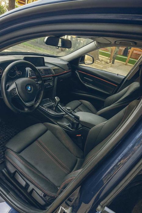 Автомобил BMW 320