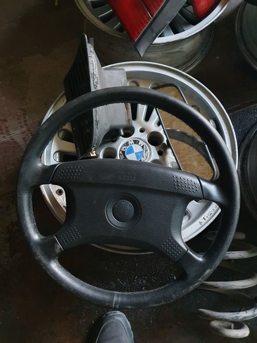 Продам запчасти на бмв е36
