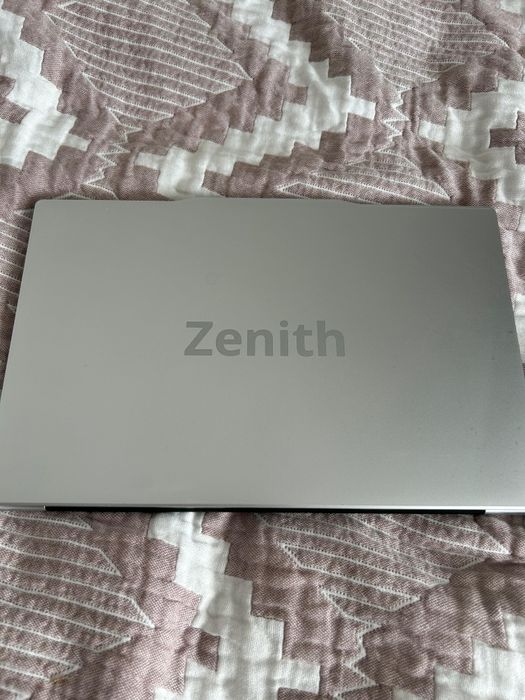 Продам новый ноутбук