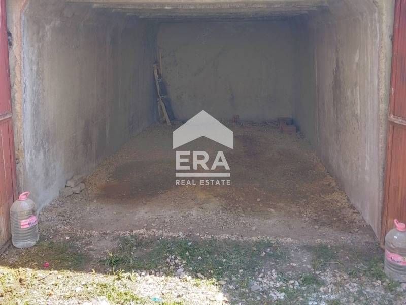 Продава се Гараж / Паркомясто в Хасково, Орфей - 18 кв.м за 567 €/кв.м - Снимка #1