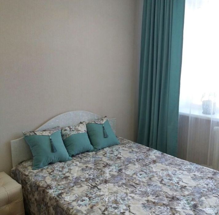 Покрывало и подушки декоративные