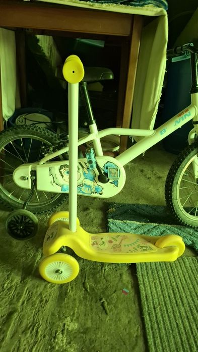 Vand bicicleta copii BtWin 16 inch ,bonus trotineta galbena