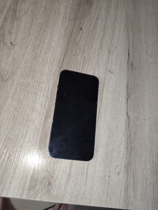 продам 13 айфон 128гб