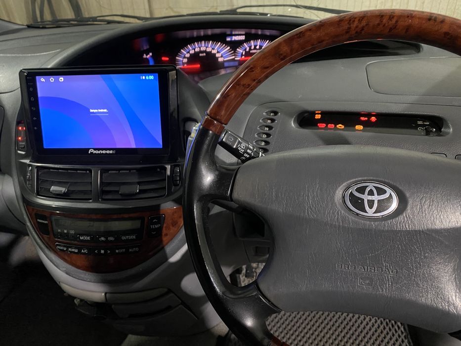 Toyota эстима 2002