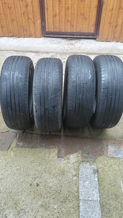 Пакрышки.бу.215/65 R16