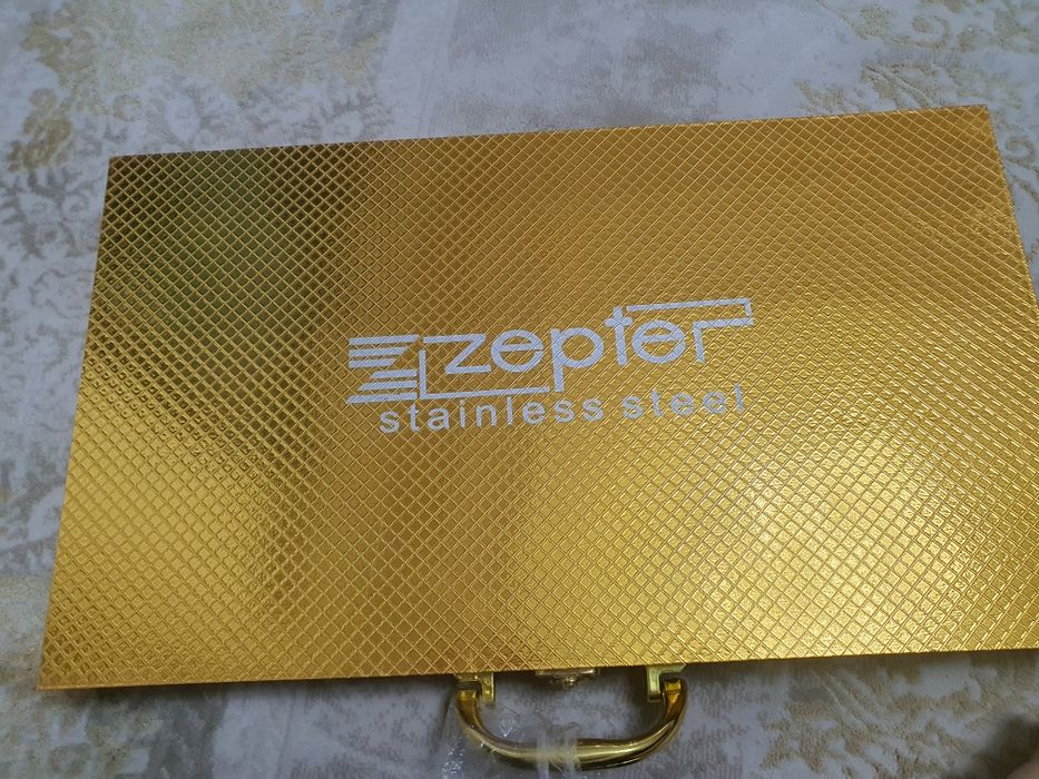 Срочно продаётся набор столовый набор.