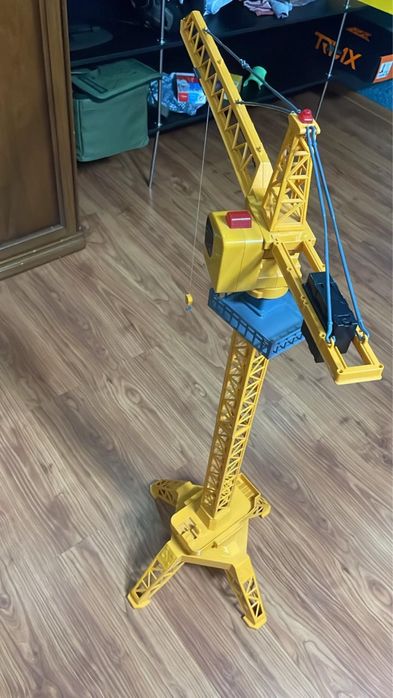 Продам игрушечный кран высота 1.20м