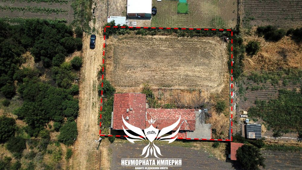 Двуетажна къща с постройки 320РЗП с 1430кв. двор село Конуш