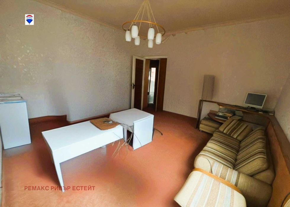 Продава се Етаж от къща в Русе, Център - 121 кв.м за 1513 €/кв.м - Снимка #1