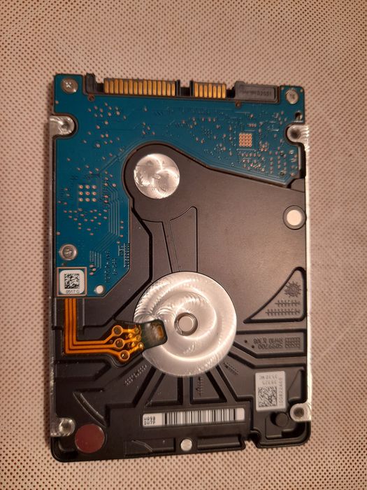 Жёсткий диск HDD на ноутбук 1 тб СРОЧНО