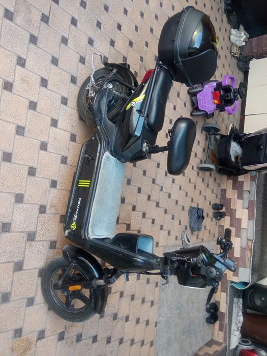 Скутер 4 талик акумуляторлик меджикар