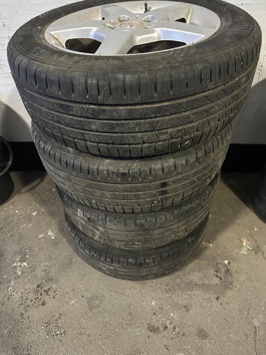 205/60/R17  на дисках комплект