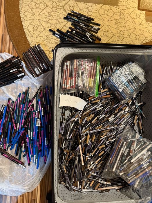 Creioane Ochi, Buze, Sprâncene