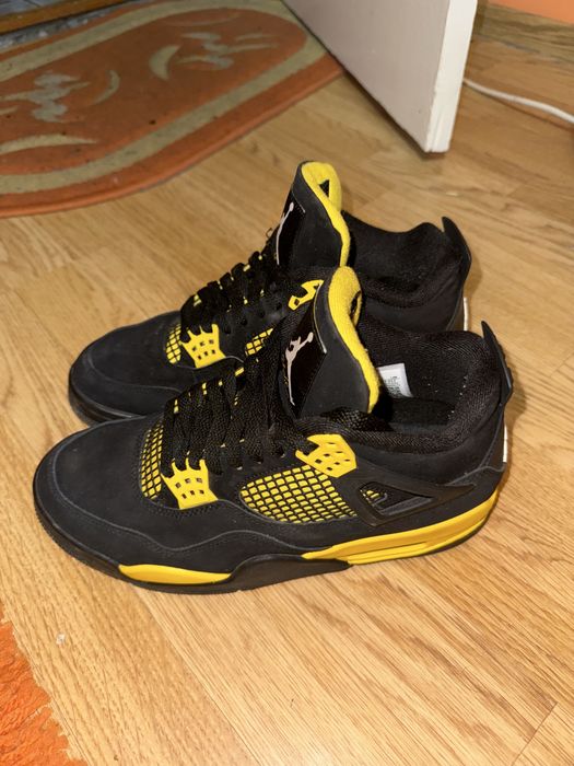 Jordan Retro 4 “Yellow Thunder”