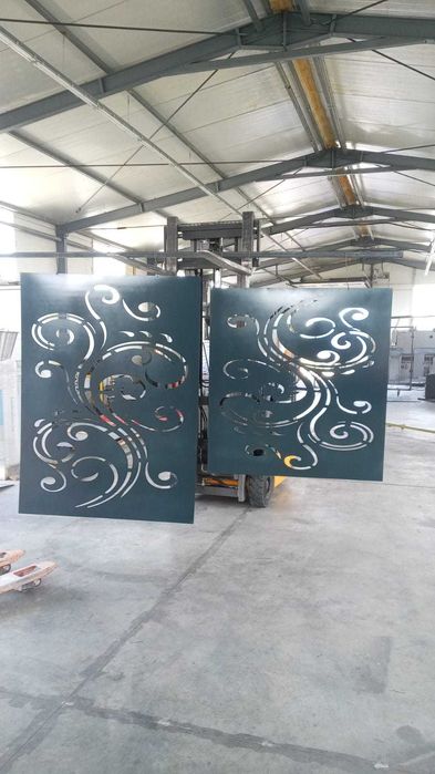 Porti, usi si panouri de gard metalice