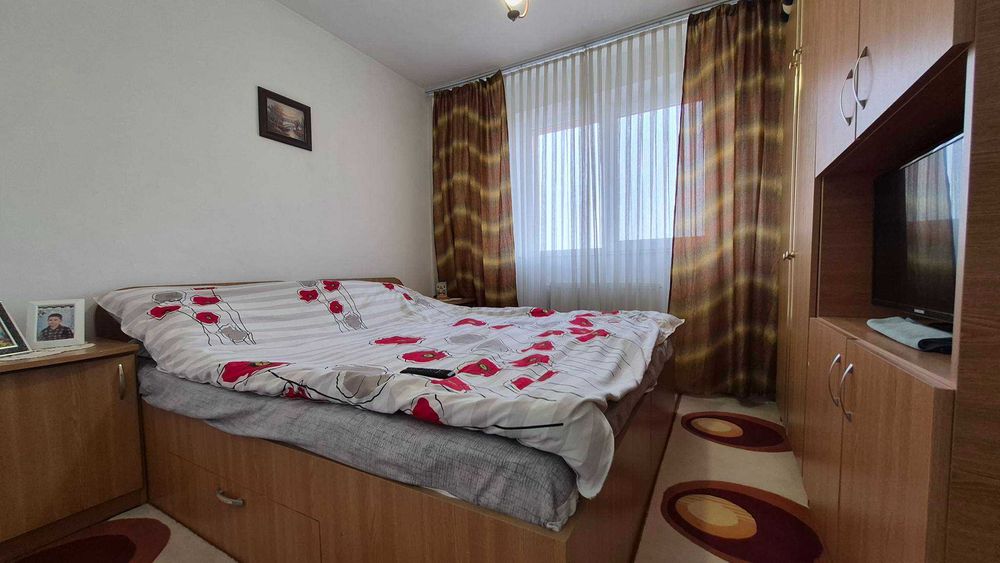 Apartament 2 camere in Onesti, zona de sus, etaj 3.