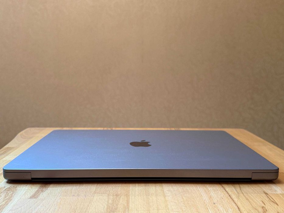 Продам MacBook pro 16 m1 pro 32gb/512 Space gray