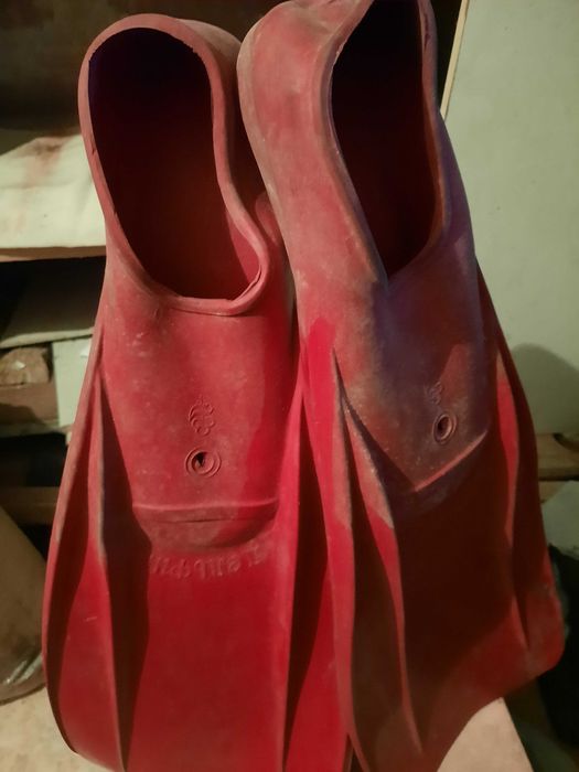 Продавам плавници-2бр.