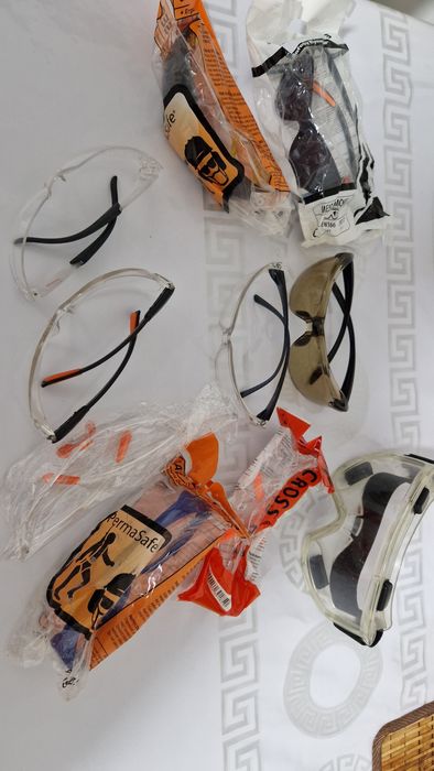 Продам спец очки