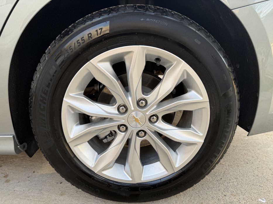 Продам малибу xl  2024 куплена в салоне 2025 в мае.