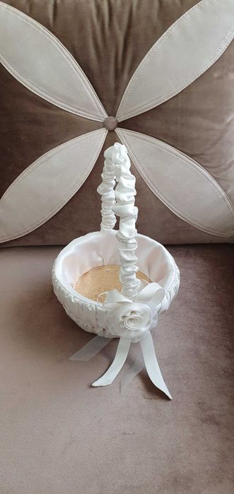 Coș de mireasă - pentru petale de flori