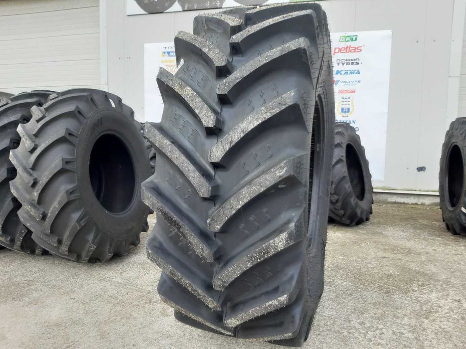650/75R32 pentru combina CLAAS AVERO marca BKT AGRIMAX anvelope noi
