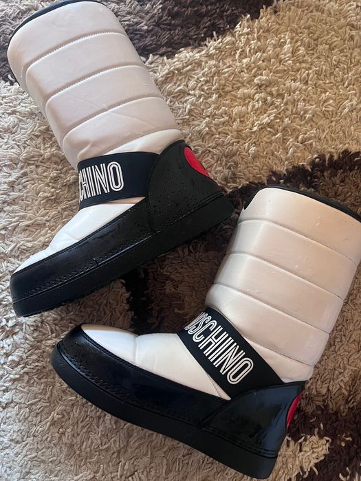 Апрески Moschino