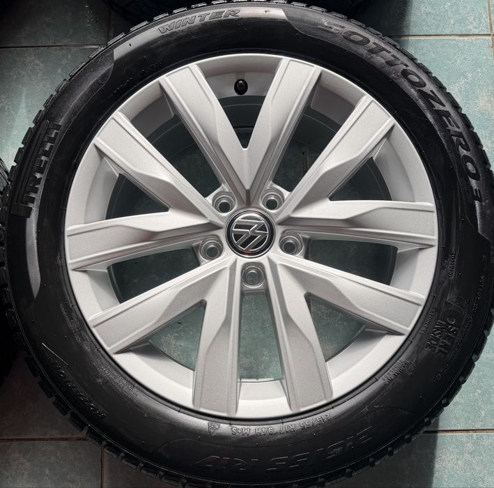 Roti/ jante aliaj originale VW Passat B8 B9 215/55/17 Pirelli M+S