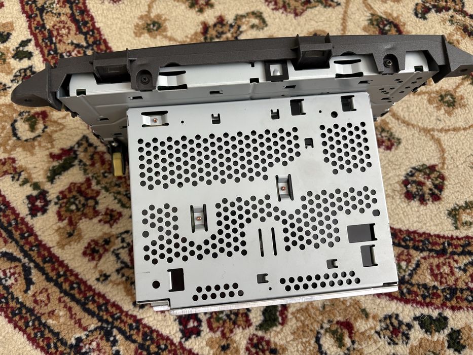 Автомагнитола.