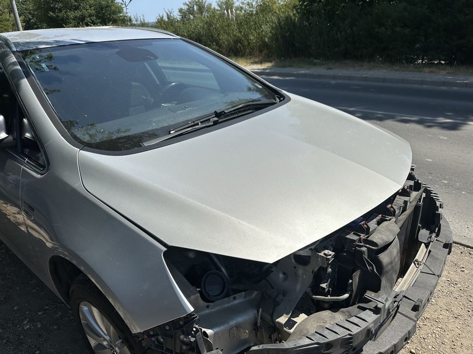 Преден капак за Опел Астра J