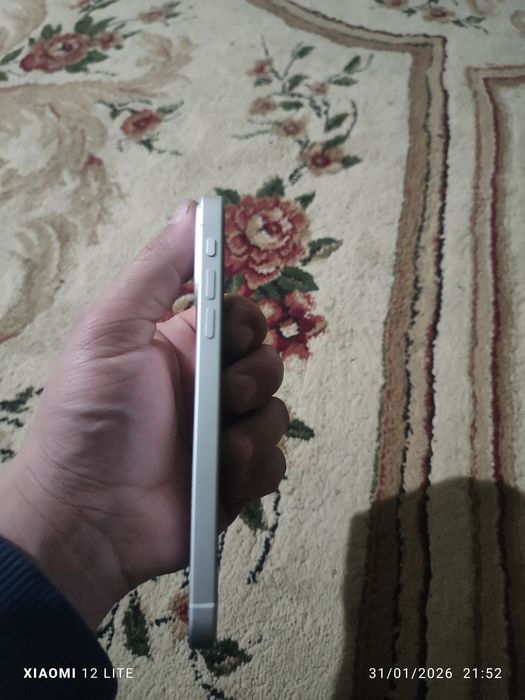 Ayfon 11 64 tali sotilad